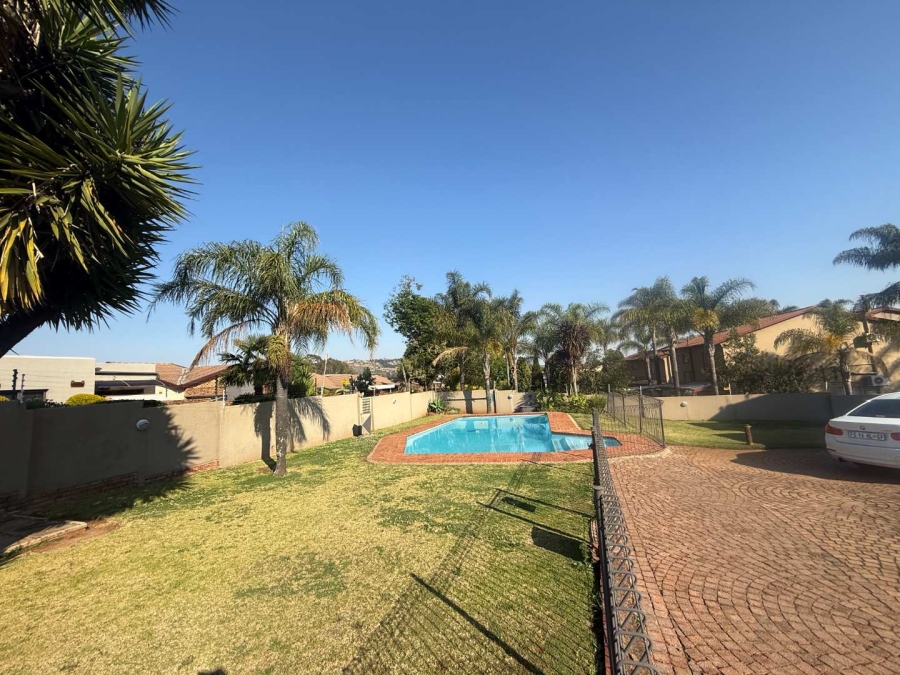 3 Bedroom Property for Sale in Roodekrans Gauteng