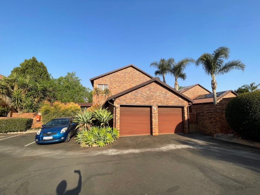 4 Bedroom Property for Sale in Weltevreden Park Gauteng