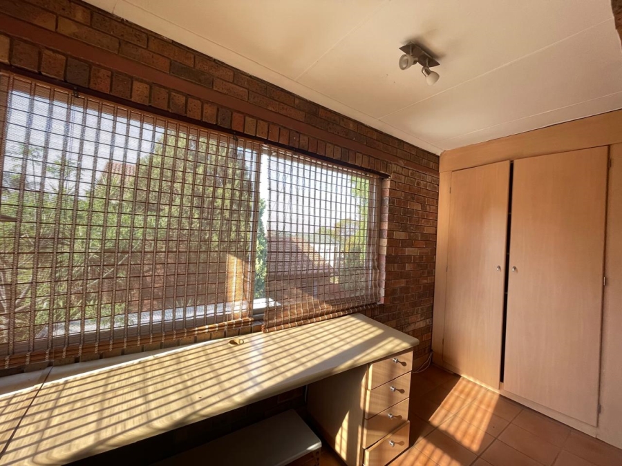 4 Bedroom Property for Sale in Weltevreden Park Gauteng