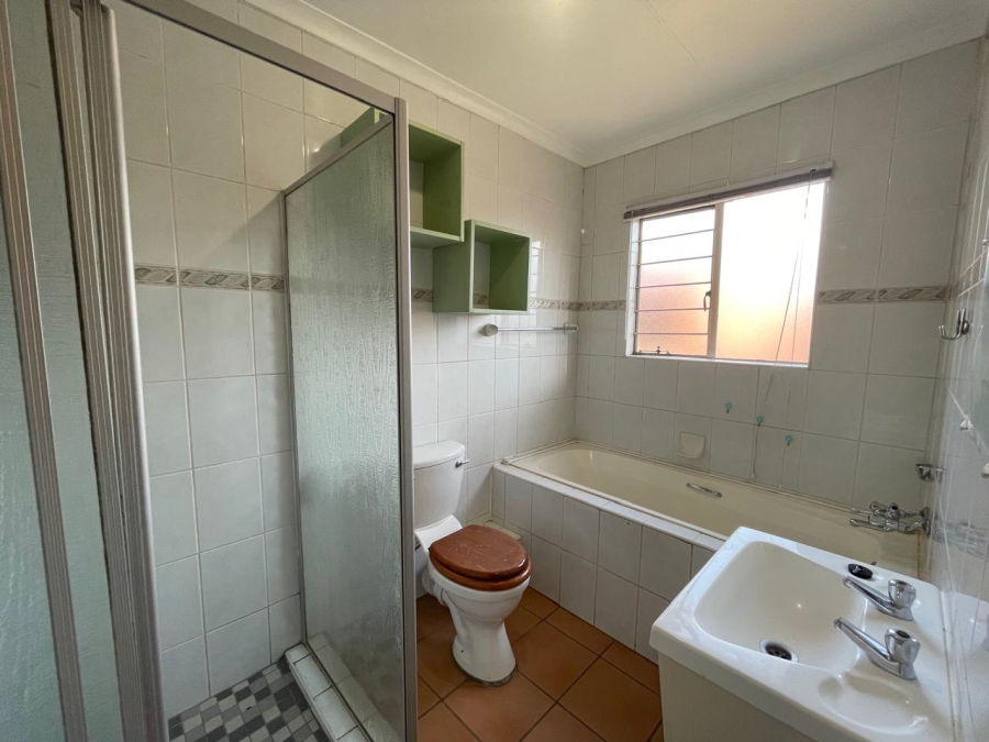 4 Bedroom Property for Sale in Weltevreden Park Gauteng