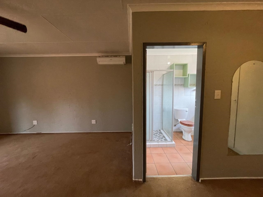 4 Bedroom Property for Sale in Weltevreden Park Gauteng