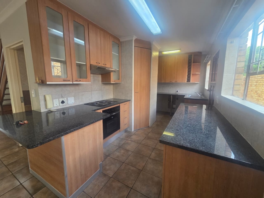 3 Bedroom Property for Sale in Wilgeheuwel Gauteng
