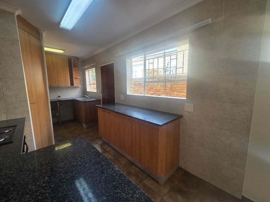 3 Bedroom Property for Sale in Wilgeheuwel Gauteng