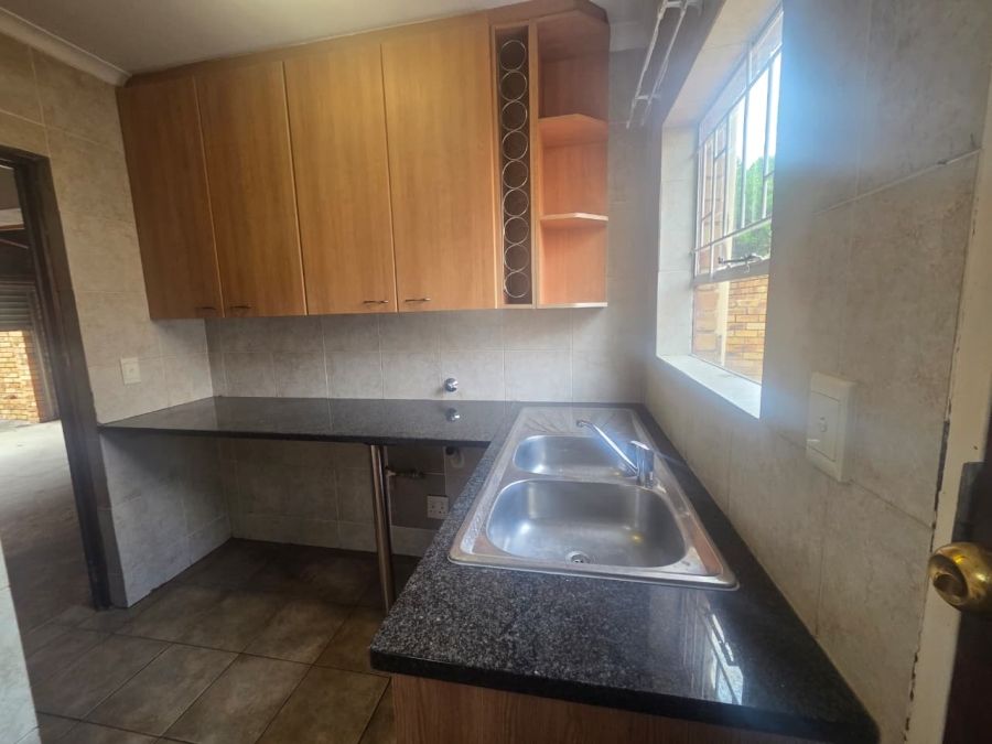 3 Bedroom Property for Sale in Wilgeheuwel Gauteng