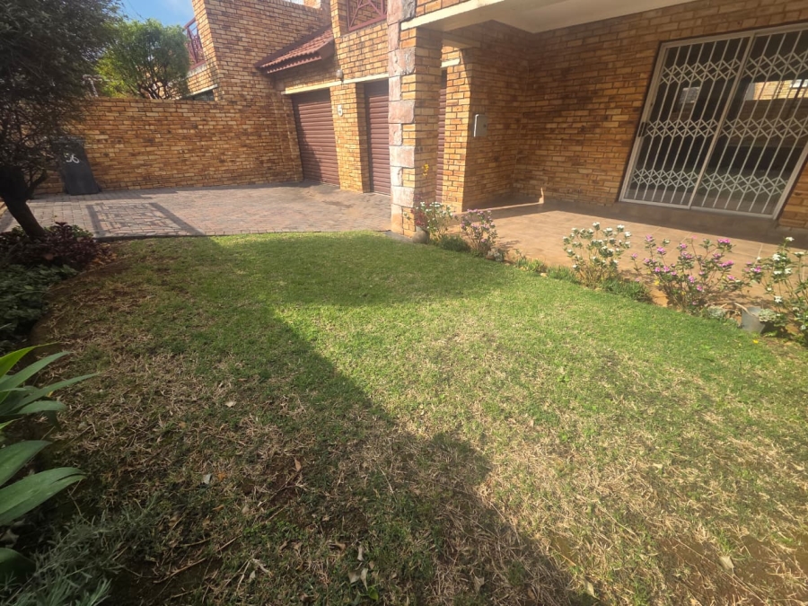 3 Bedroom Property for Sale in Wilgeheuwel Gauteng