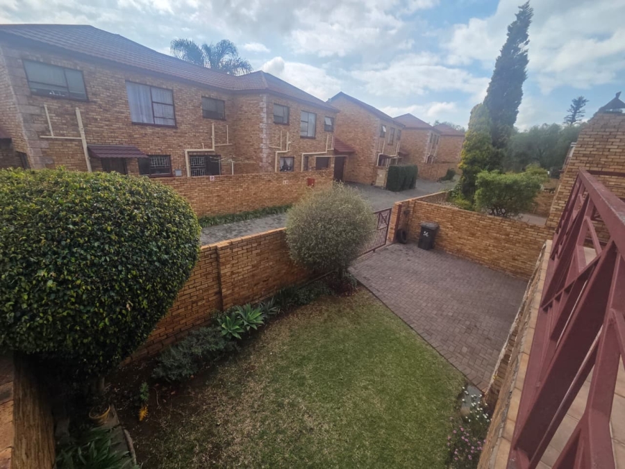 3 Bedroom Property for Sale in Wilgeheuwel Gauteng