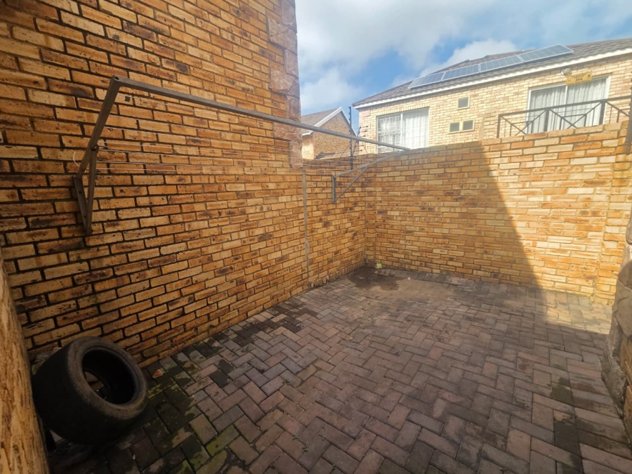 3 Bedroom Property for Sale in Wilgeheuwel Gauteng