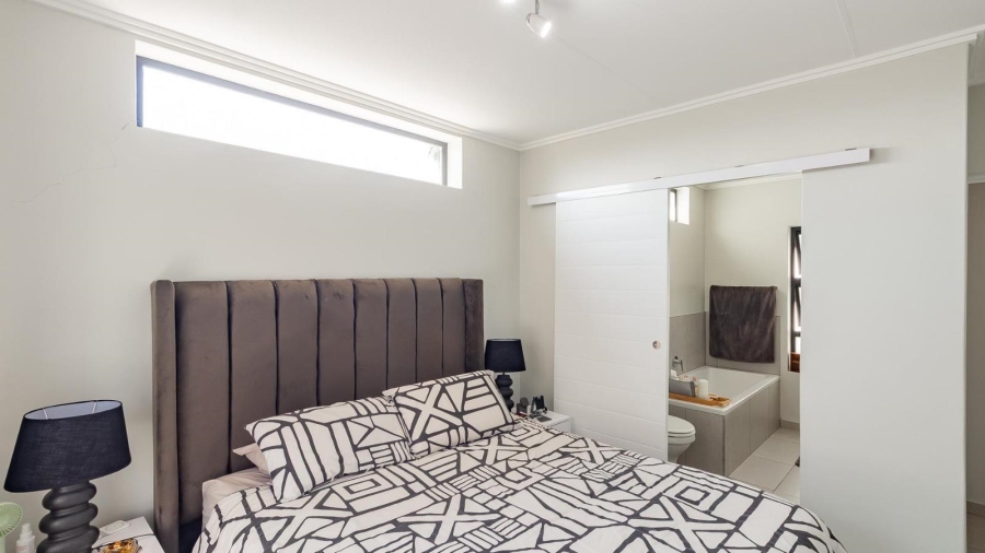 To Let 3 Bedroom Property for Rent in Broadacres Gauteng