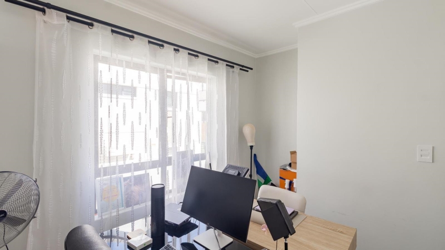 To Let 3 Bedroom Property for Rent in Broadacres Gauteng