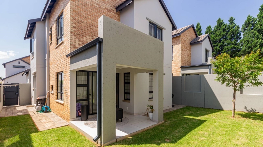 To Let 3 Bedroom Property for Rent in Broadacres Gauteng