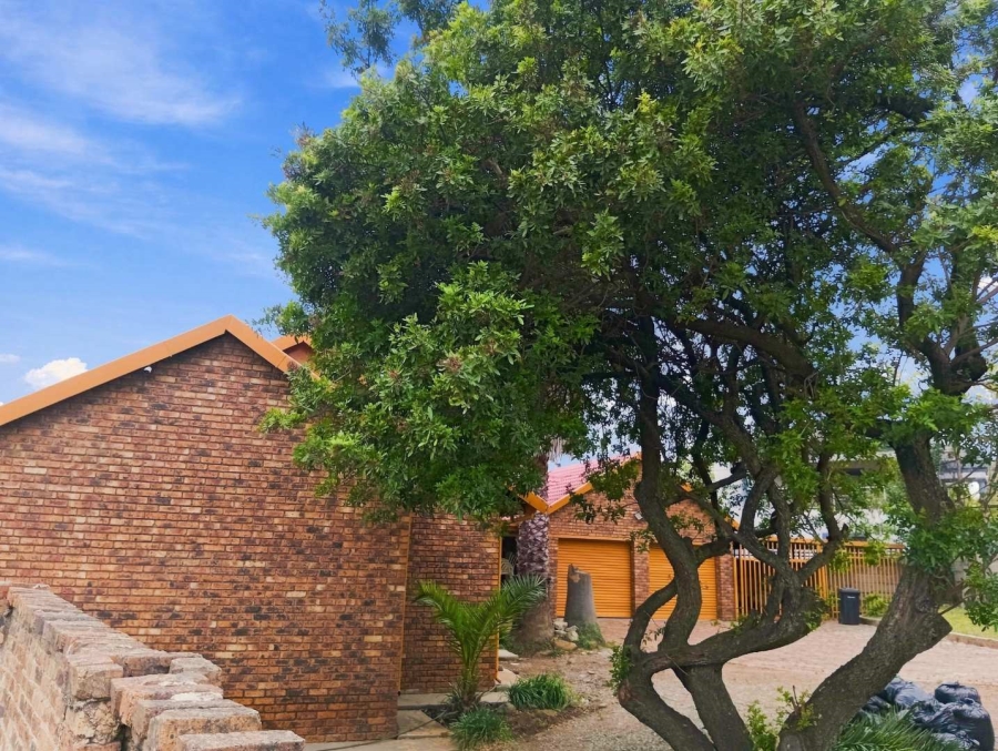 4 Bedroom Property for Sale in Norkem Park Gauteng