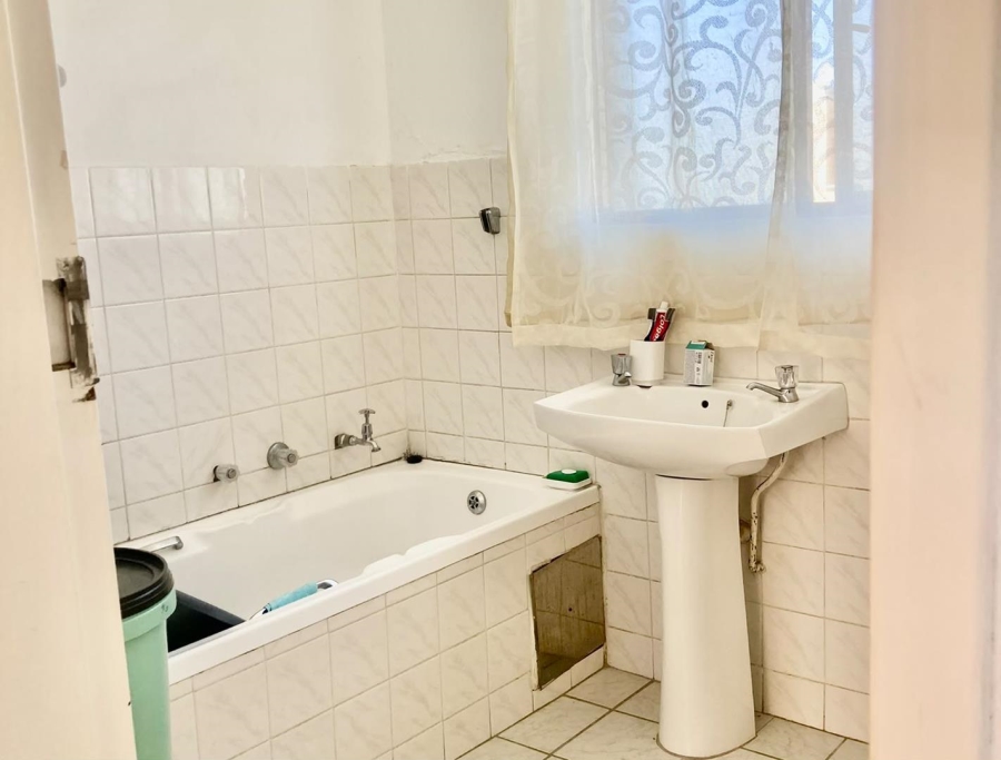 1 Bedroom Property for Sale in Weltevreden A H Gauteng