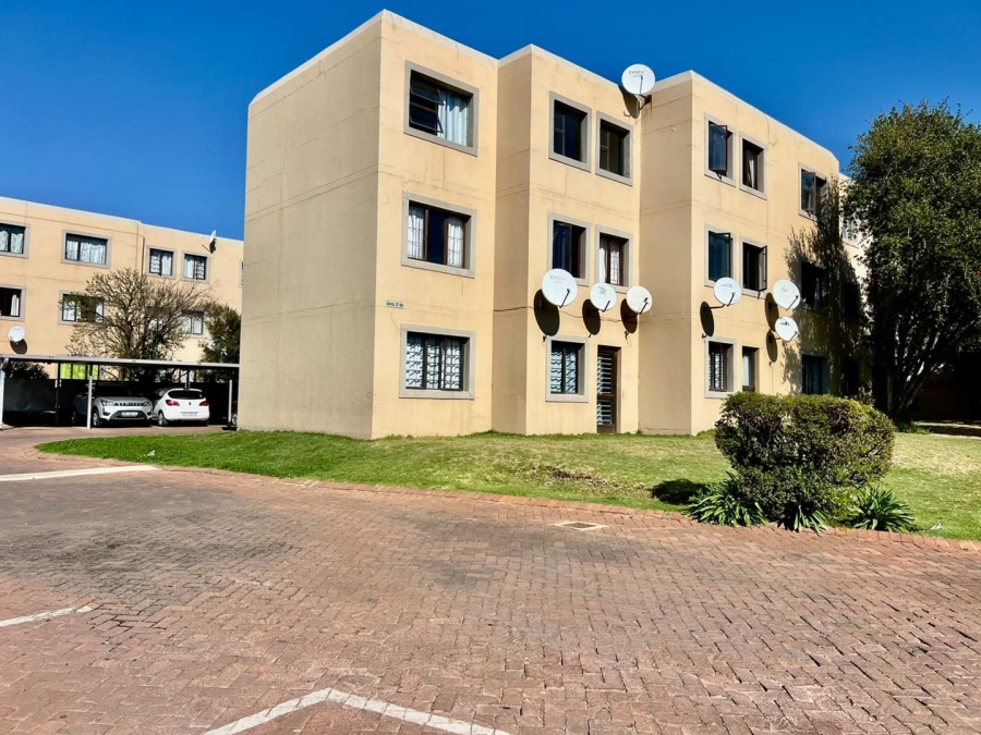 1 Bedroom Property for Sale in Weltevreden A H Gauteng