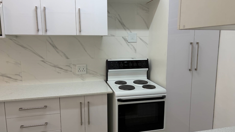 To Let 1 Bedroom Property for Rent in Illovo Gauteng