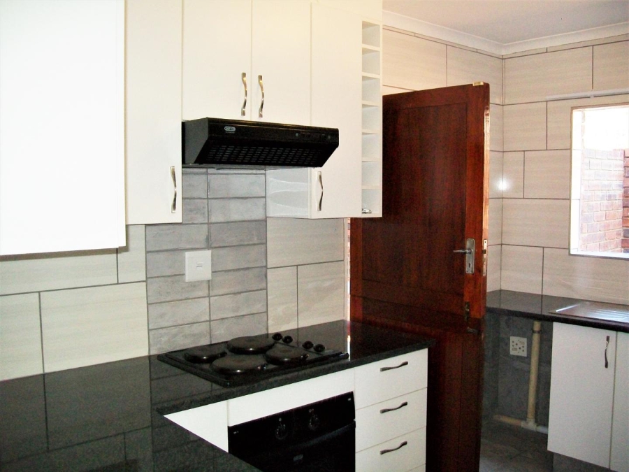 2 Bedroom Property for Sale in Noordhang Gauteng