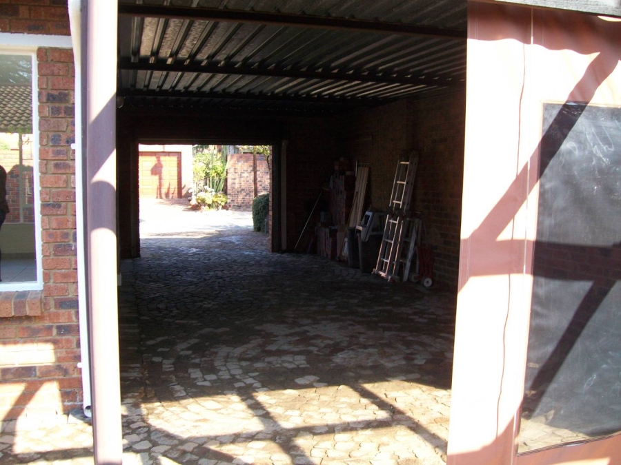 2 Bedroom Property for Sale in Noordhang Gauteng