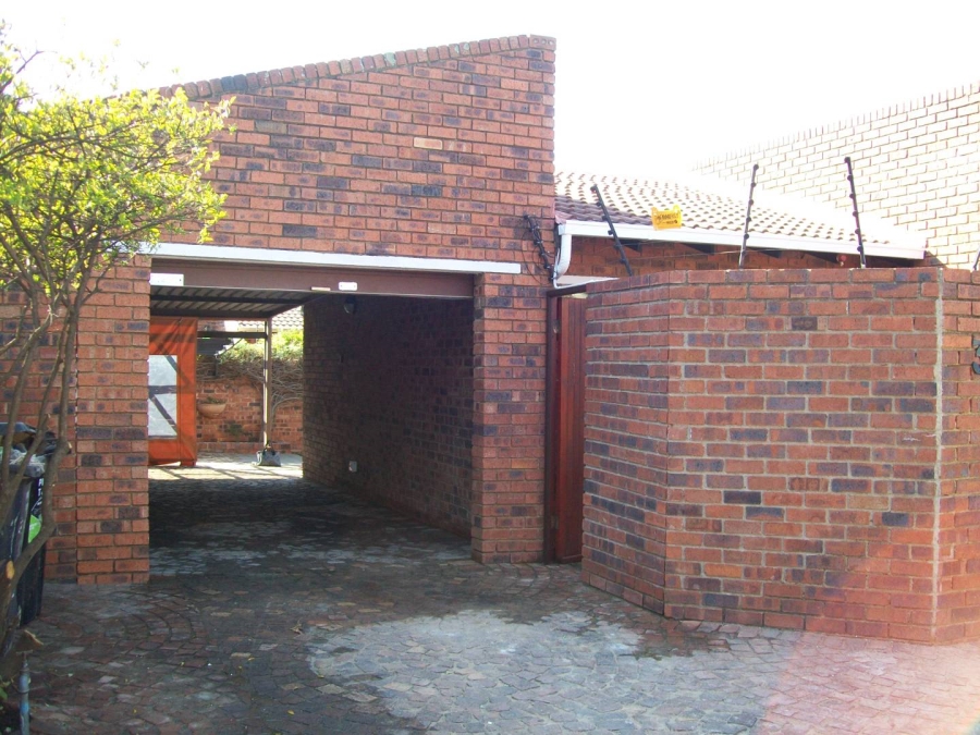 2 Bedroom Property for Sale in Noordhang Gauteng