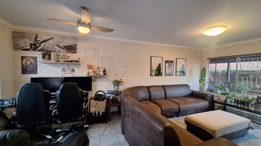 2 Bedroom Property for Sale in Noordhang Gauteng