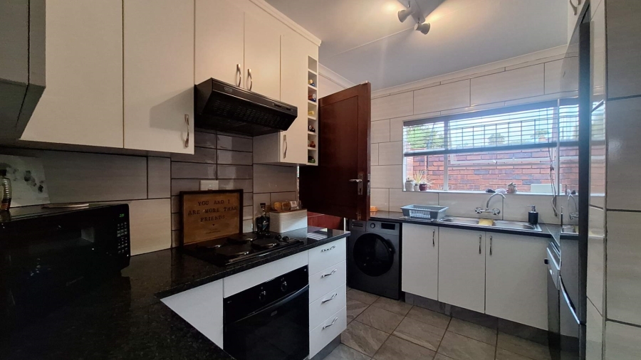 2 Bedroom Property for Sale in Noordhang Gauteng