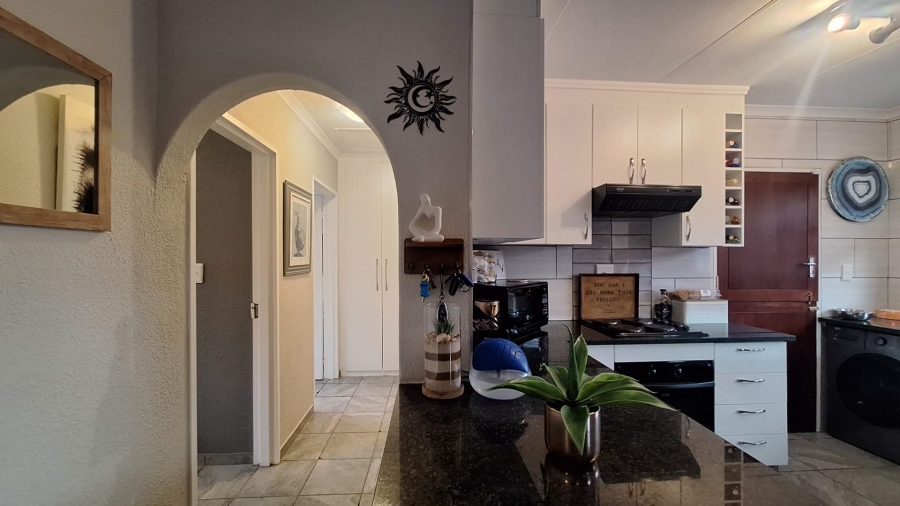 2 Bedroom Property for Sale in Noordhang Gauteng