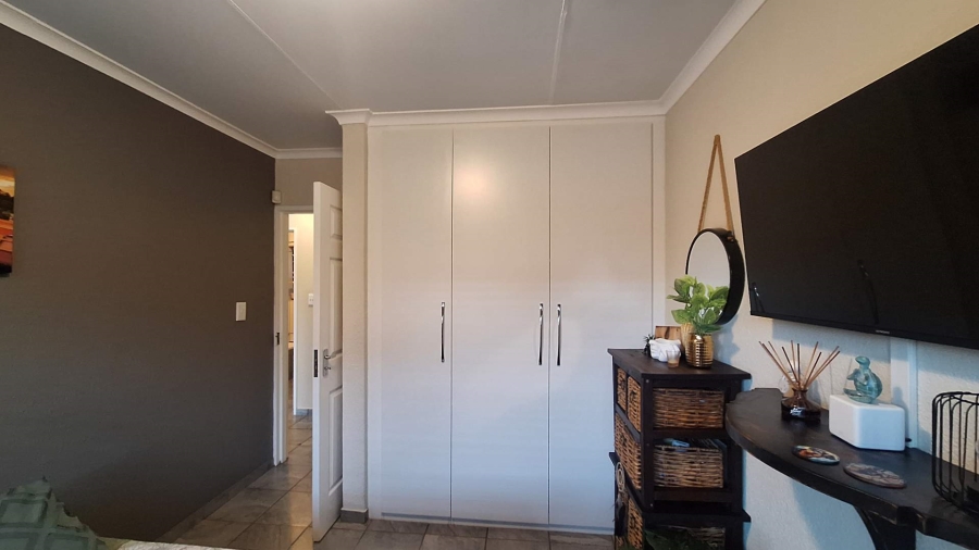 2 Bedroom Property for Sale in Noordhang Gauteng