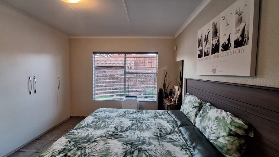 2 Bedroom Property for Sale in Noordhang Gauteng