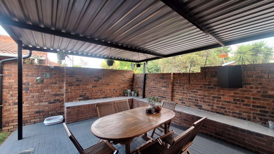 2 Bedroom Property for Sale in Noordhang Gauteng