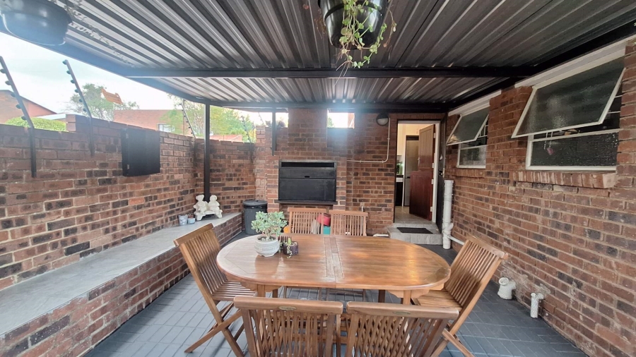 2 Bedroom Property for Sale in Noordhang Gauteng