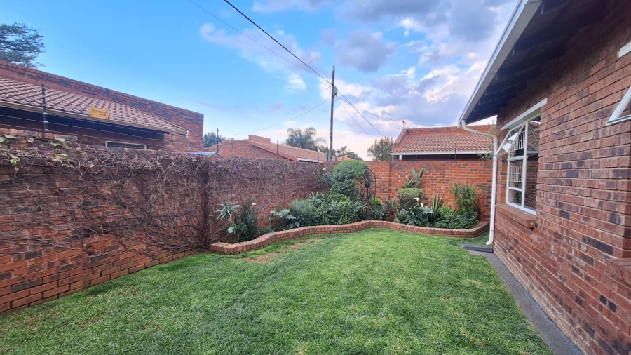 2 Bedroom Property for Sale in Noordhang Gauteng