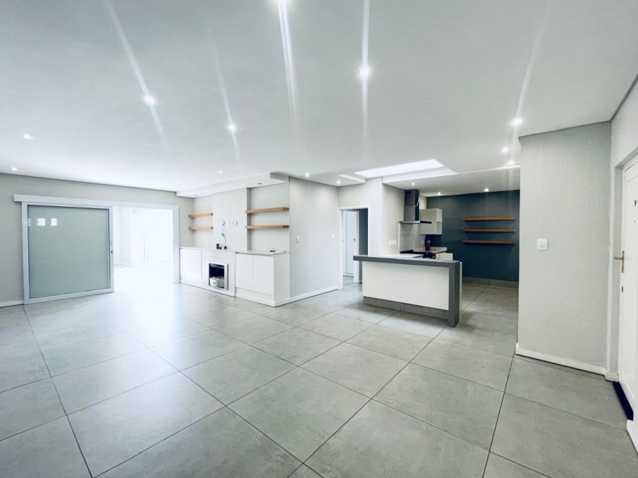 2 Bedroom Property for Sale in Sandhurst Gauteng