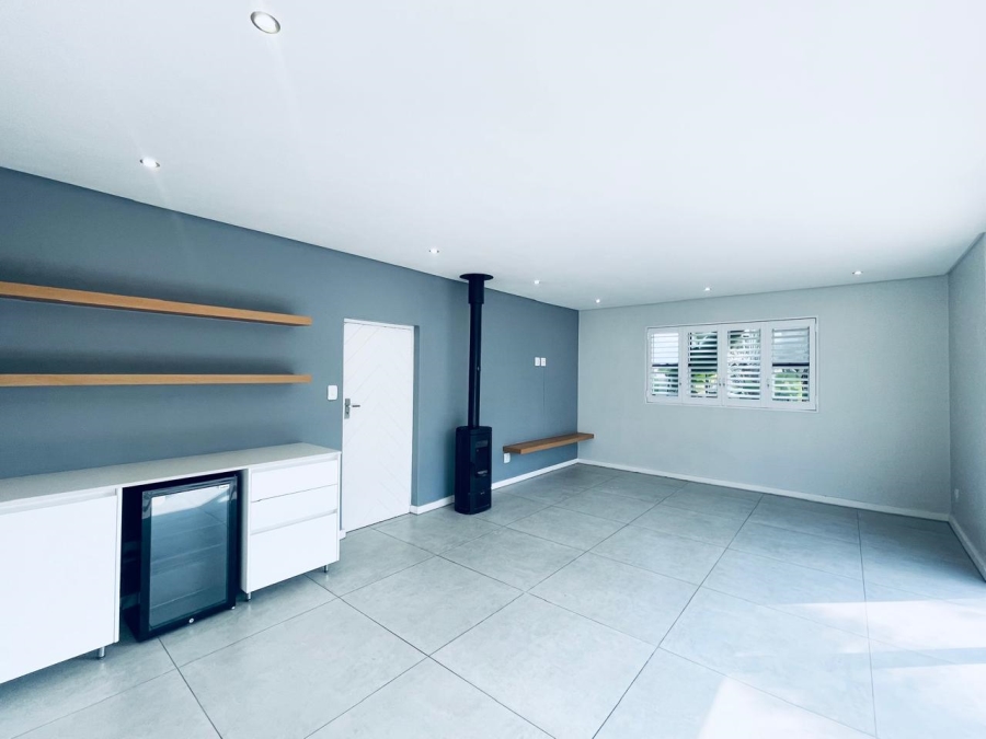 2 Bedroom Property for Sale in Sandhurst Gauteng