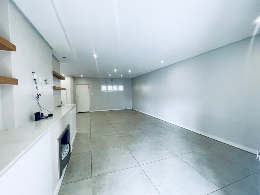 2 Bedroom Property for Sale in Sandhurst Gauteng