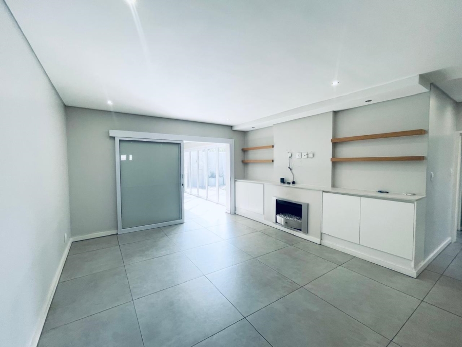 2 Bedroom Property for Sale in Sandhurst Gauteng