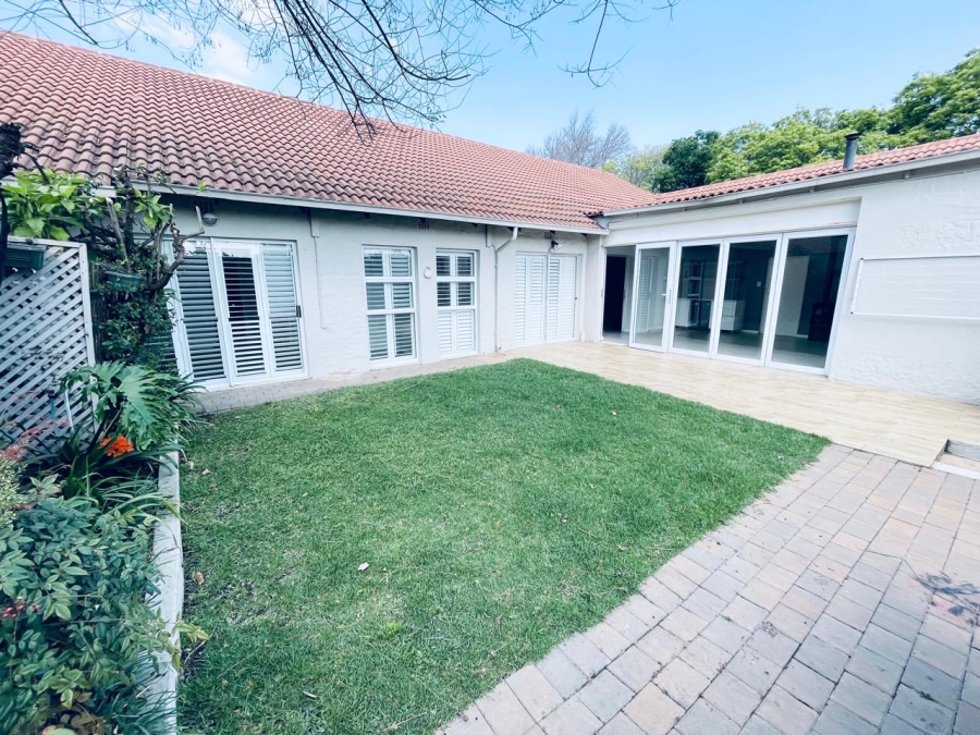 2 Bedroom Property for Sale in Sandhurst Gauteng