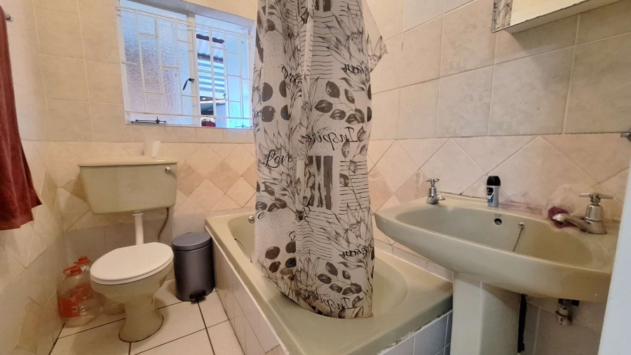 To Let 3 Bedroom Property for Rent in Strubensvallei Gauteng