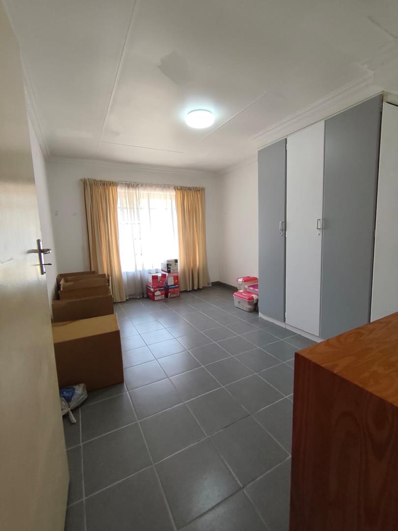 4 Bedroom Property for Sale in The Reeds Gauteng