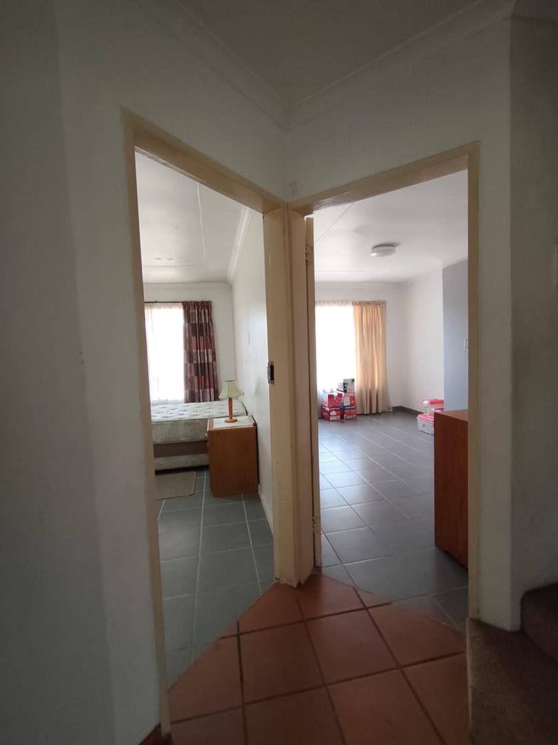 4 Bedroom Property for Sale in The Reeds Gauteng