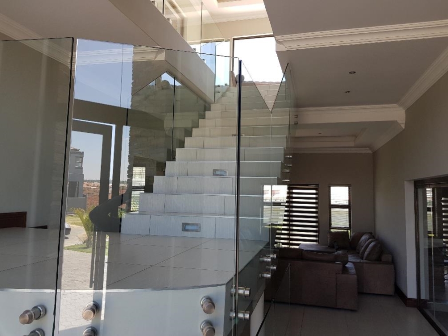 5 Bedroom Property for Sale in Blue Valley Golf Estate Gauteng
