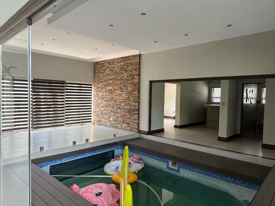 5 Bedroom Property for Sale in Blue Valley Golf Estate Gauteng