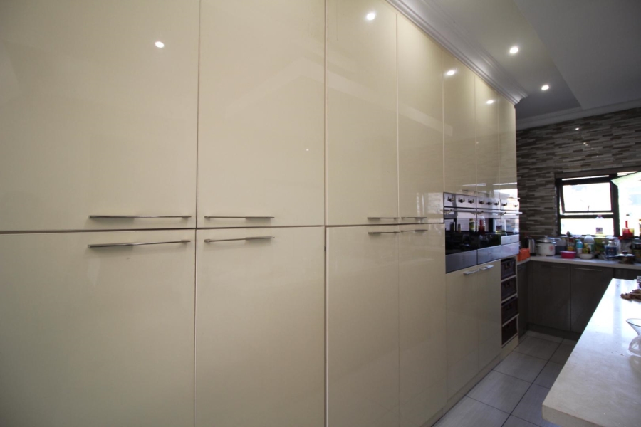 5 Bedroom Property for Sale in Blue Valley Golf Estate Gauteng
