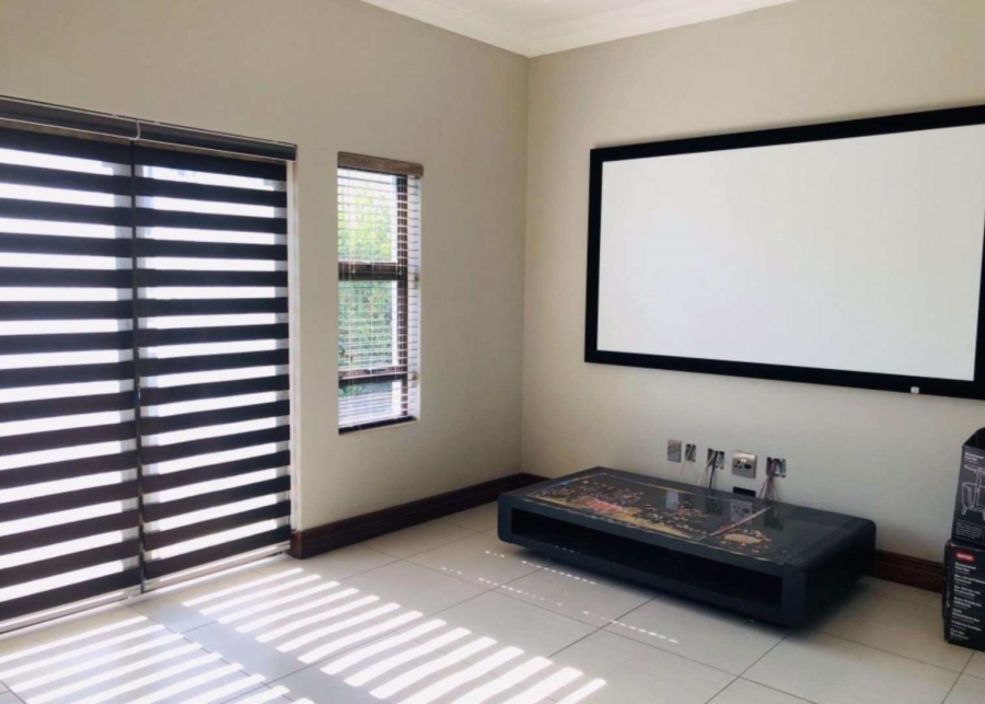 5 Bedroom Property for Sale in Blue Valley Golf Estate Gauteng