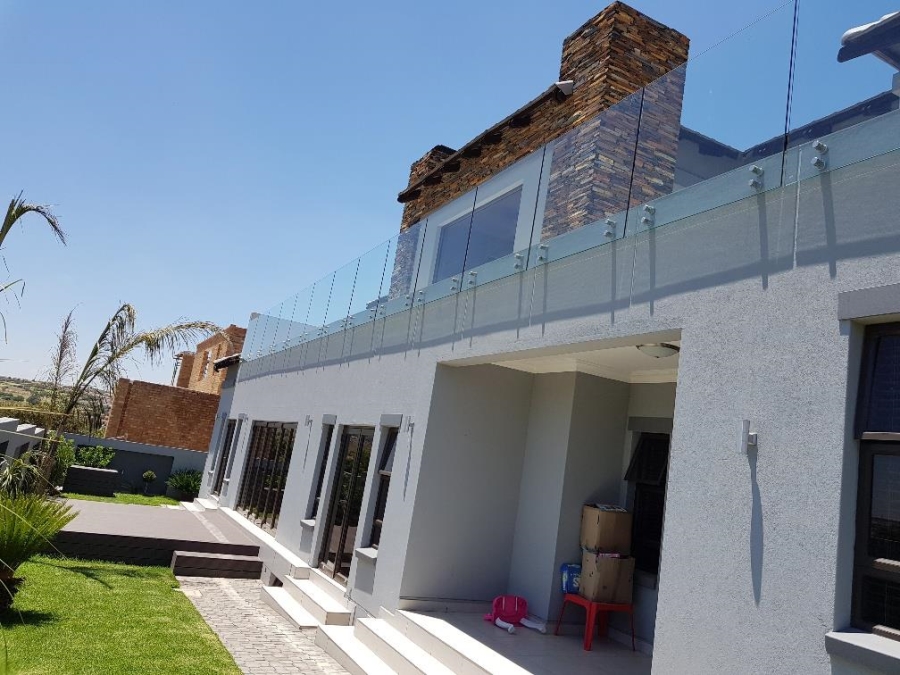 5 Bedroom Property for Sale in Blue Valley Golf Estate Gauteng