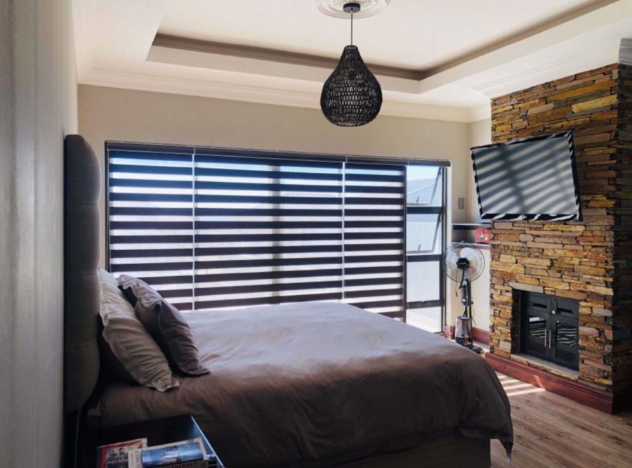 5 Bedroom Property for Sale in Blue Valley Golf Estate Gauteng