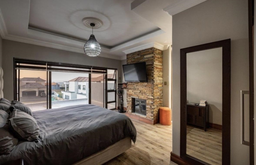 5 Bedroom Property for Sale in Blue Valley Golf Estate Gauteng