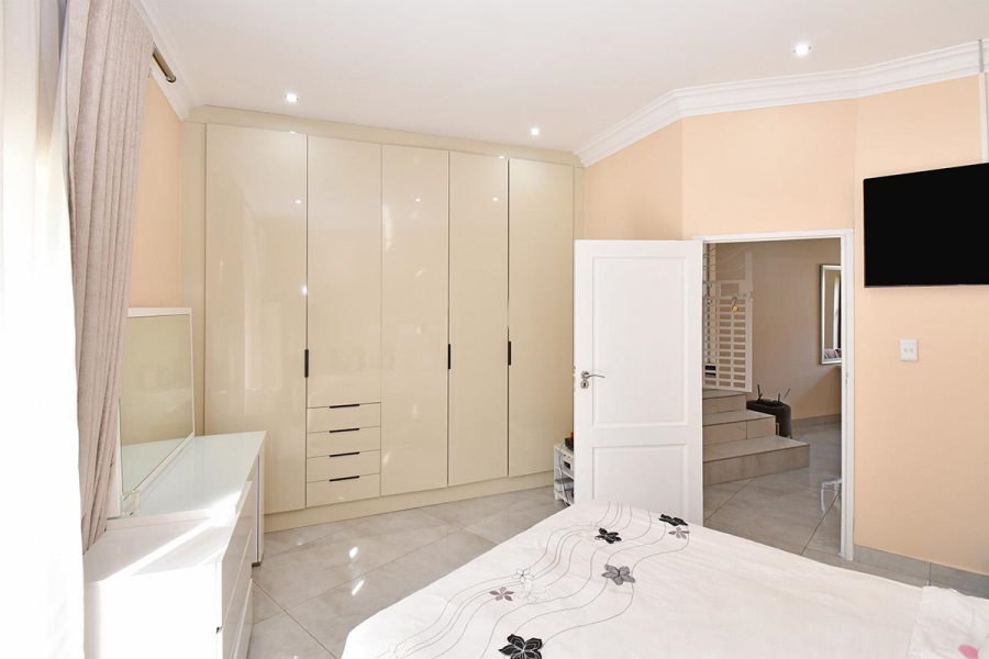 4 Bedroom Property for Sale in Blue Valley Golf Estate Gauteng