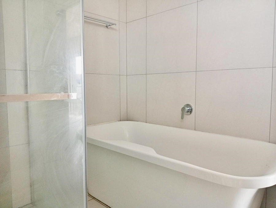 1 Bedroom Property for Sale in Bryanston Gauteng