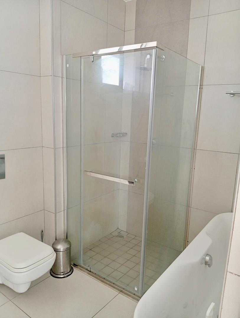 1 Bedroom Property for Sale in Bryanston Gauteng