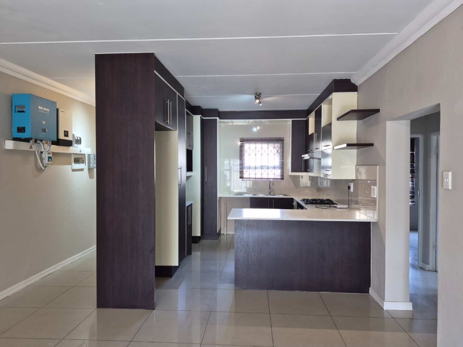 To Let 3 Bedroom Property for Rent in Morehill Gauteng