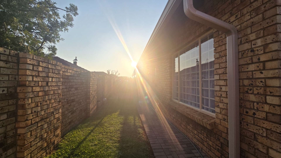 3 Bedroom Property for Sale in Annlin Gauteng