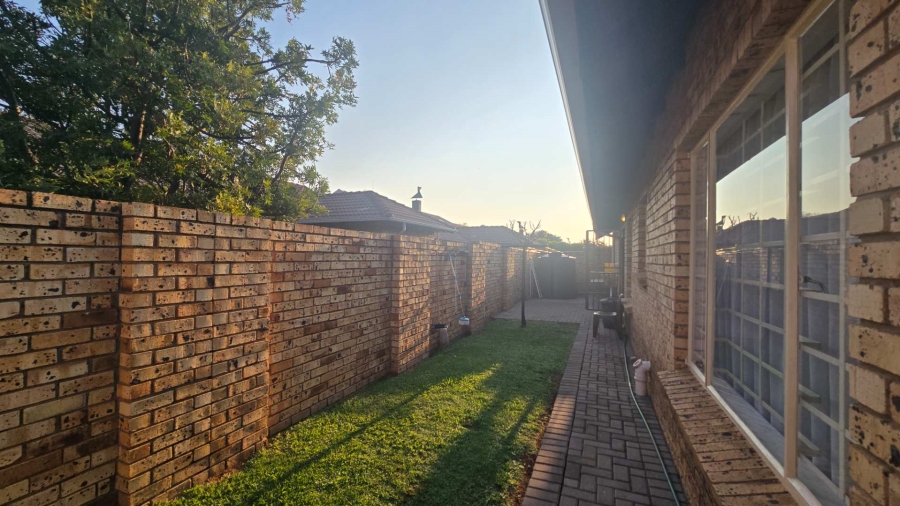 3 Bedroom Property for Sale in Annlin Gauteng